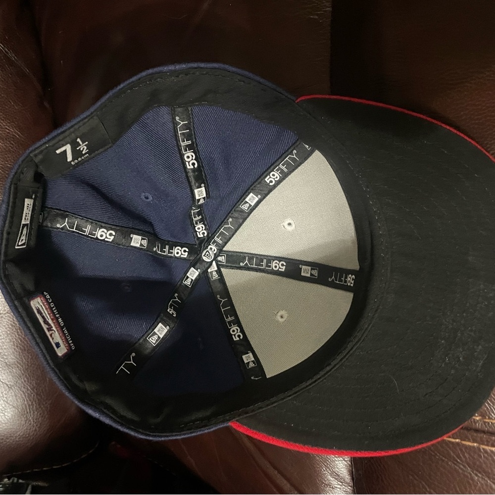 Chicago White Sox New Era baseball cap in great used condition, size 7.5 inches - Picture 6 of 6